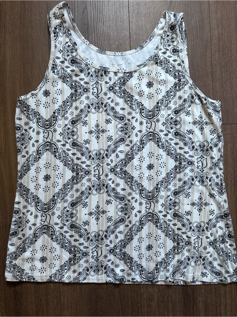 Women's White Bandana-Print Sleeveless Tank Top